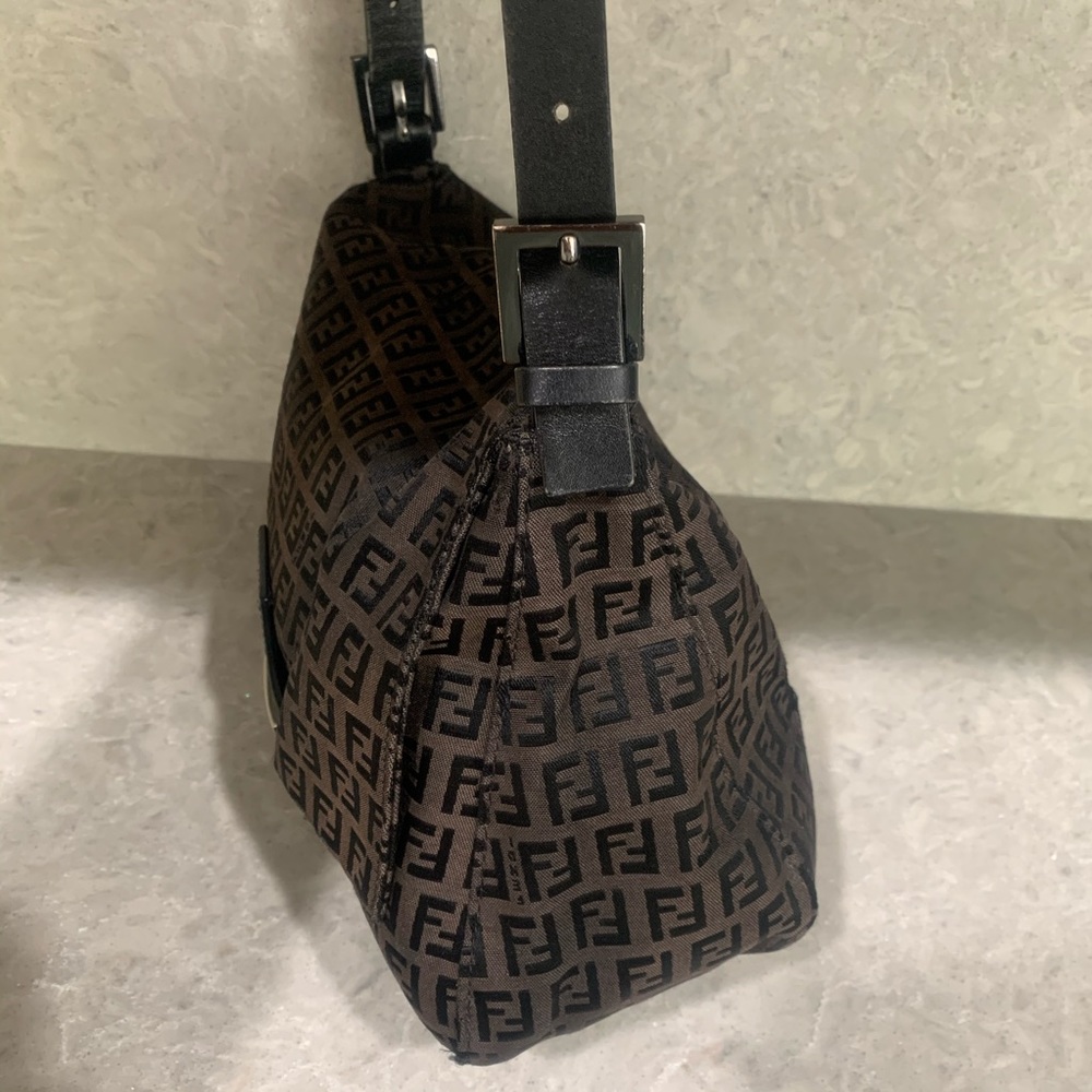 Fendi Vintage Shoulder Bag - Picture 6 of 8